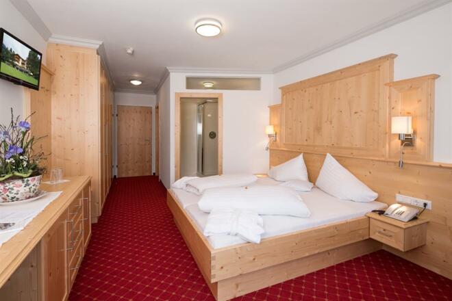 "KIRCHDACH" Zimmer mit Südbalkon