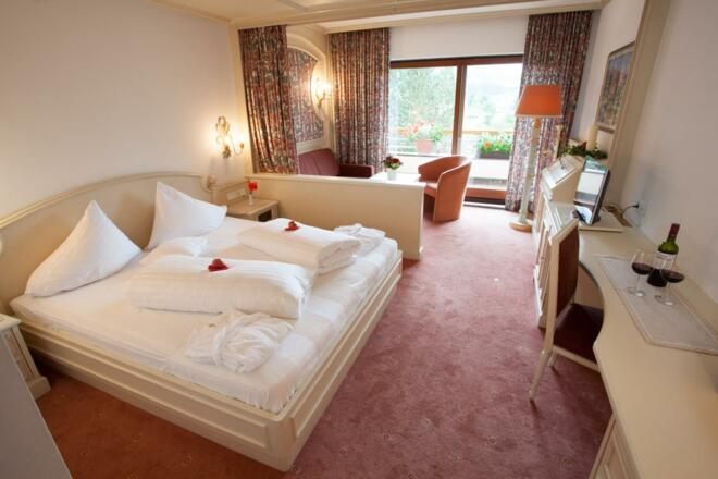 "ZUCKERHÜTL" Zimmer mit Südbalkon