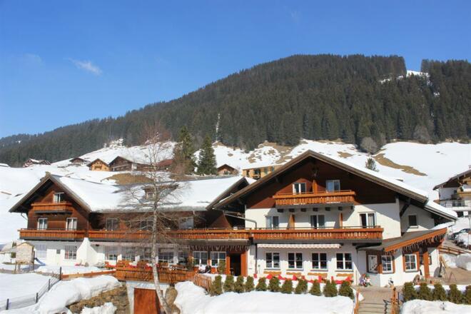 Frontansicht im Winter