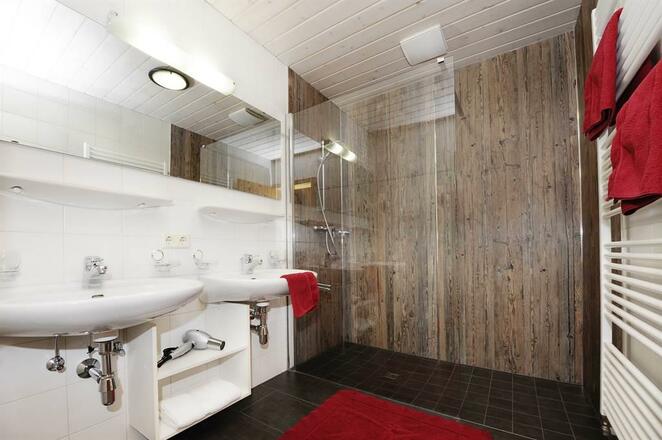 neue Dusche Apartment 3