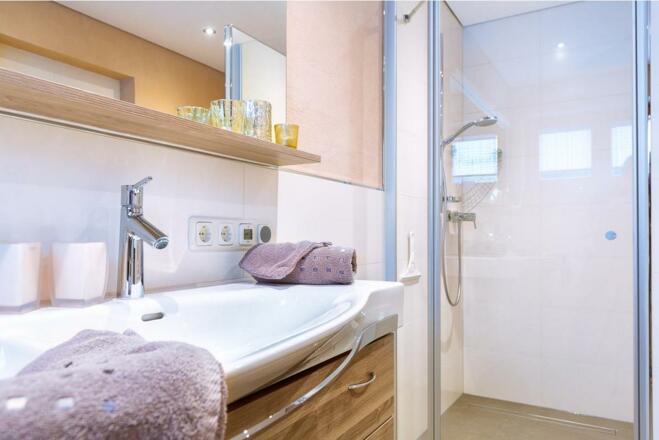 Bad mit Dusche