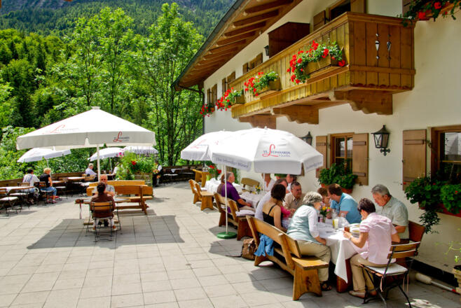 Sonnige Terasse direkt am SalzAlpenSteig