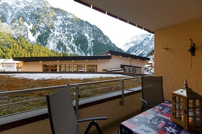 Überdachter Balkon