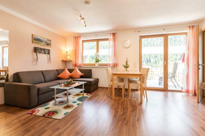 großer und gemütlicher Wohnbereich