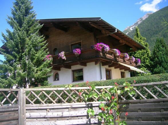 Haus Raffl Sonja Hausansicht Sommer