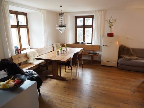 Esstisch mit Eckbank