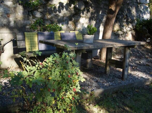 Gartensitzplatz vor dem Haus