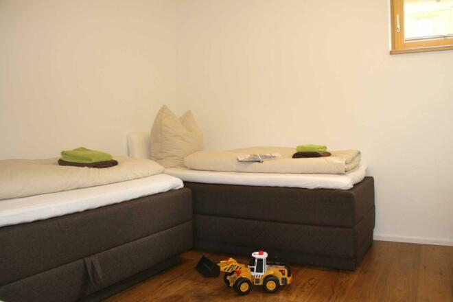 Schlafzimmer 2