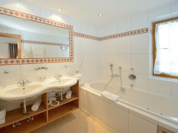 ©GABLGRAFIK__DSC6863 Fewo Bad Hauptschlafzimmer