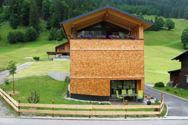 Das Haus mit der Ferienwohnung unten