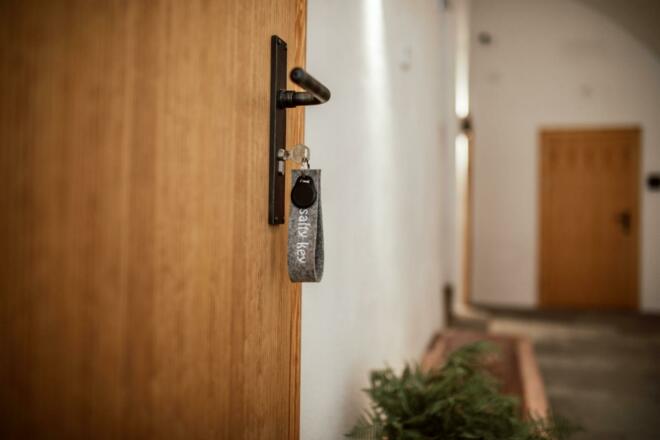 Mood offene Türe und Schlüssel