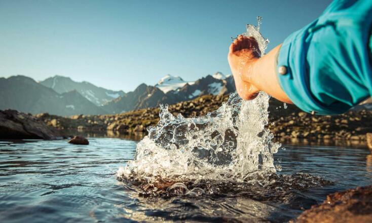 Baden-und-Schwimmen-Sommerurlaub-im-Stubaital-Hote