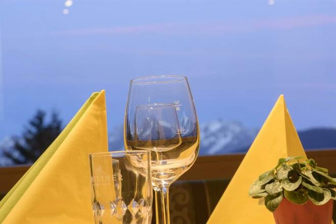 Essen auf Sonnenterrasse