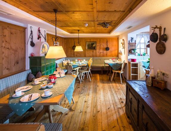 171206_HOTEL_ILGA_FRÜHSTÜCKSSTUBE_#1_by_Weissengru