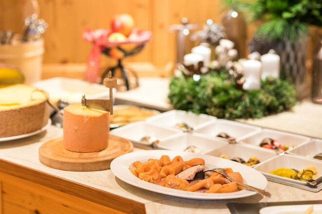 171206_HOTEL_ILGA_FRÜHSTÜCKSBUFFET_DETAIL_KÄSE_LAC