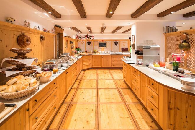 171206_HOTEL_ILGA_FRÜHSTÜCKSBUFFET_ÜBERSICHT_#2_by