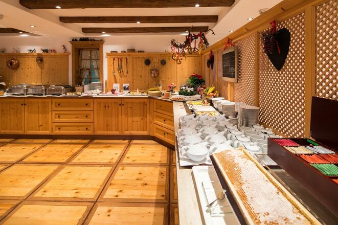 171206_HOTEL_ILGA_FRÜHSTÜCKSBUFFET_HONIGWABE_by_We