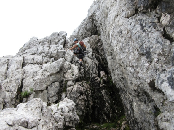 Abstieg vom 1. Watzmannkind auf Nordostseite - zwischen den Platten durch Rinnen abklettern