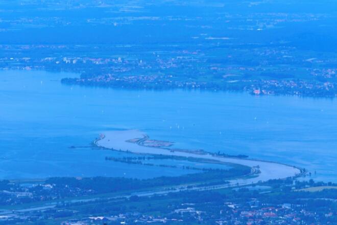 Blick auf das Rheindelta und Wasserburg am Bodensee
