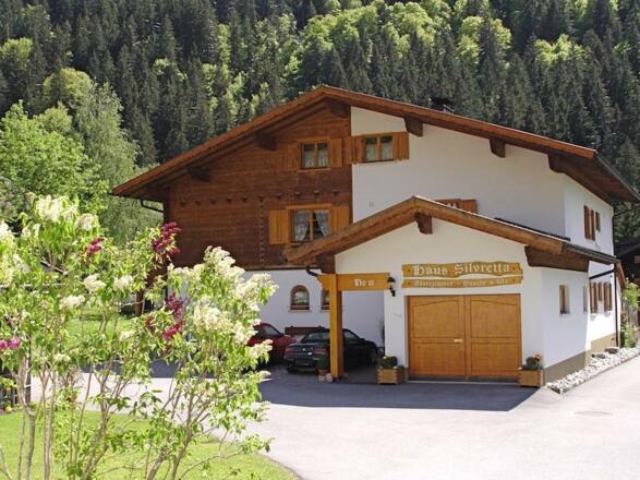 Hausansicht - Sommer