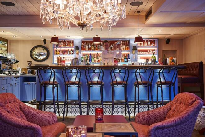 Blaue Bar