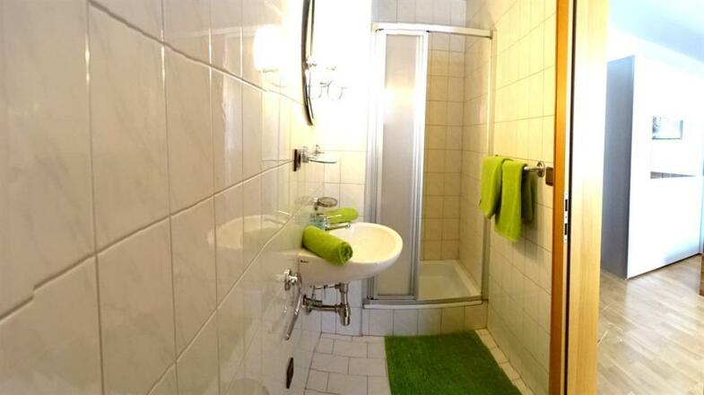 Badezimmer Serles (2016_04_10 10_15_05 UTC)