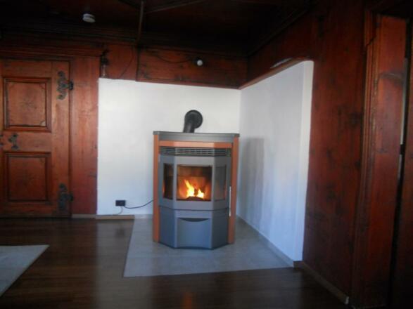Holzofen im Wohnzimmer