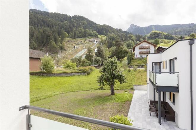 Ostansicht von Balkon  auf die Schanzen