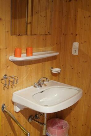 Waschbecken_im_1_Schlafzimmer