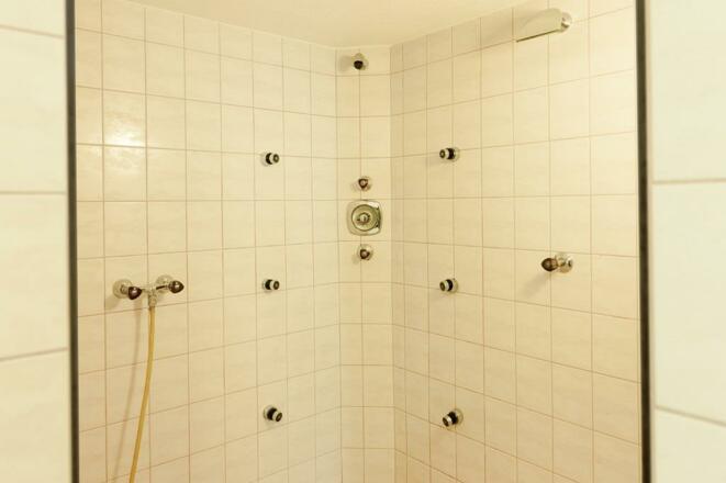 Dusche in der Sauna