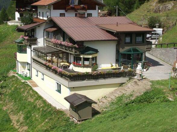 Hausansicht Sommer II