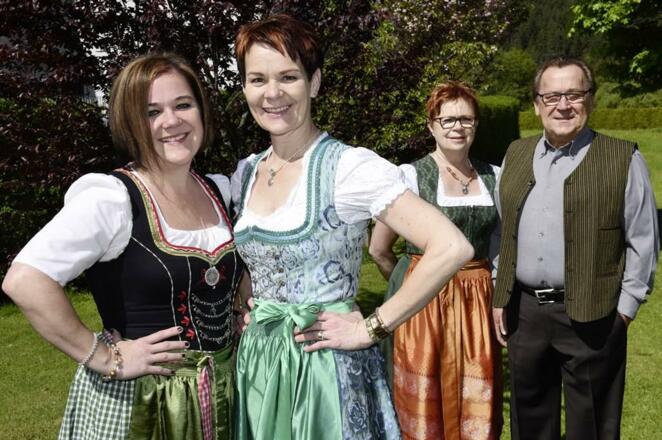 Chefinnen Simone und Kertin mit Eltern
