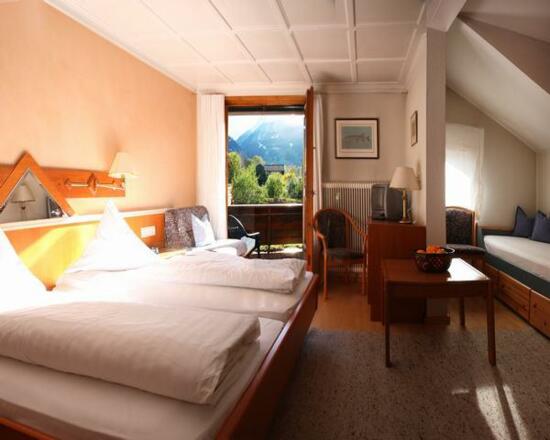 Doppelzimmer mit Dachschräge