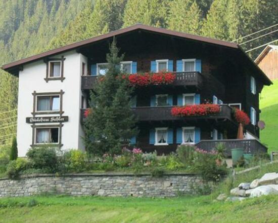 Hausansicht Sommer II