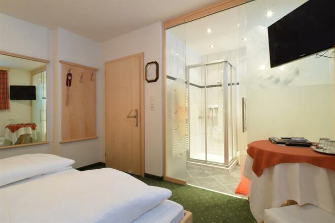 Doppelzimmer, Dusche