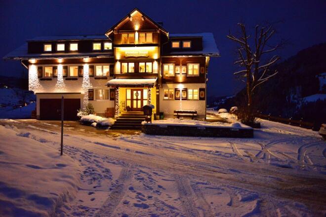 Hausbild im Winter
