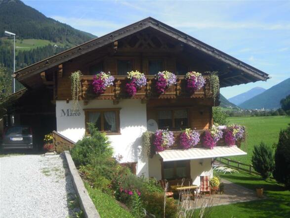 HAUSANSICHT WESTSEITE