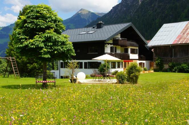 Gästehaus Bender im Sommer