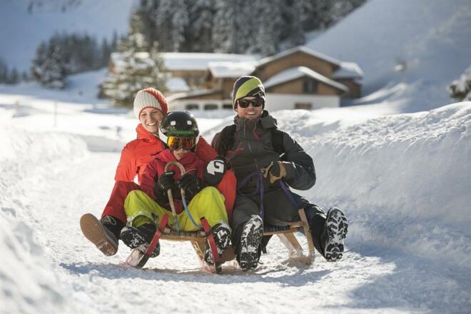TVBStubaiTirol_AndreSchoenherr_Tobogganing_05_300d
