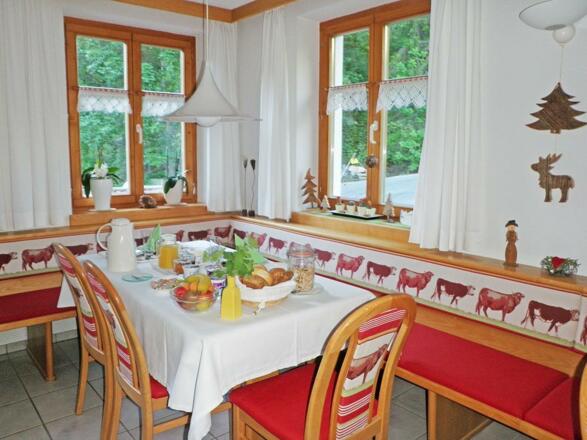 Aufenthaltsraum und Gästefrühstück