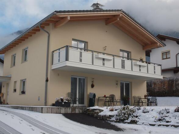 Hausansicht 4 Winter