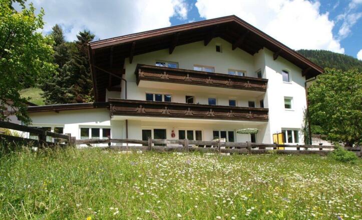 Hausansicht  Mondial