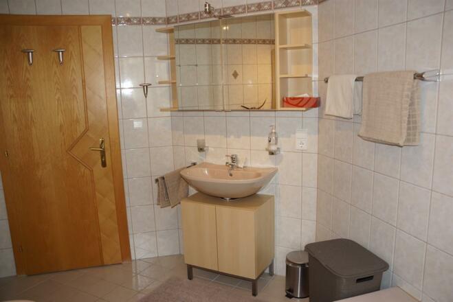 Haus Juen, Bad Waschbecken