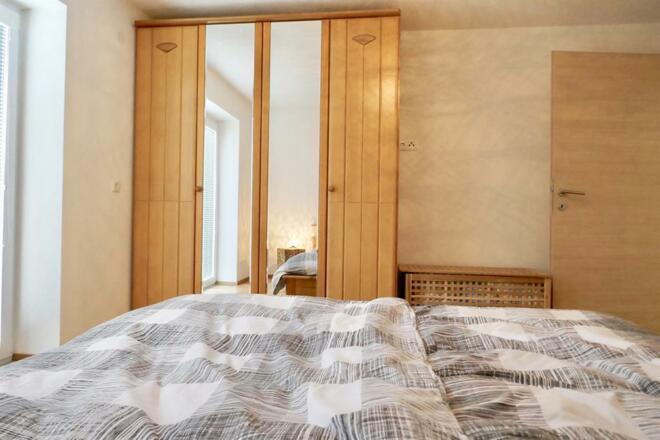 AA1E9795-8BDF-4E1D-9462-BFB2F5AA28A8