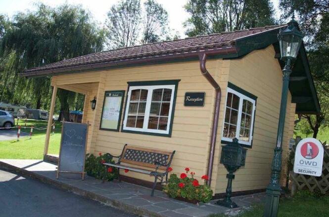 Rezeption Schloss-Camping Aschach