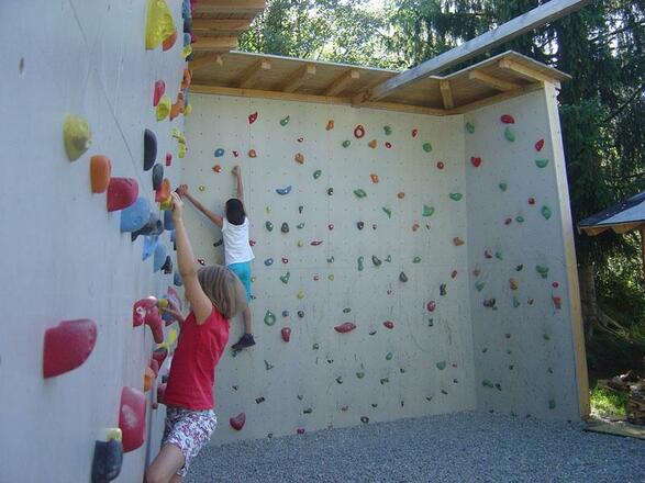 Kletterwand Camping