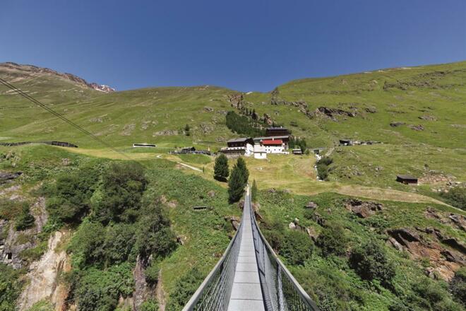 Hängebrücke mit Rofen