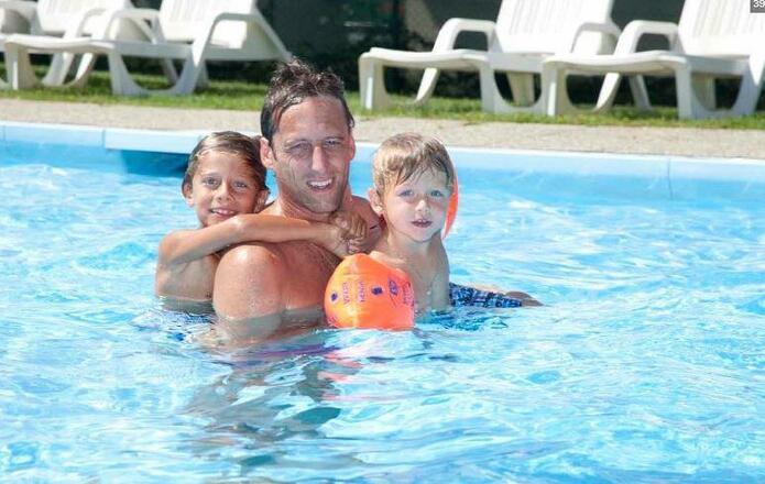 Schwimmbad im Schlosscamping Aschach