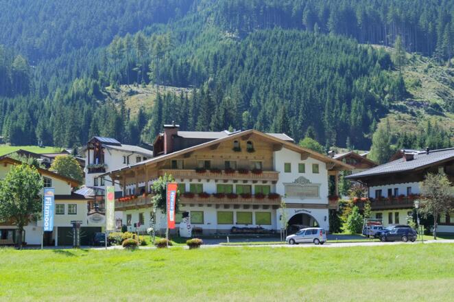 Am Ortseingang von Filzmoos