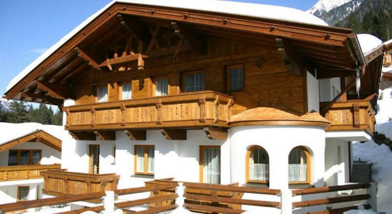 Appartements Michaela Hausansicht Winter